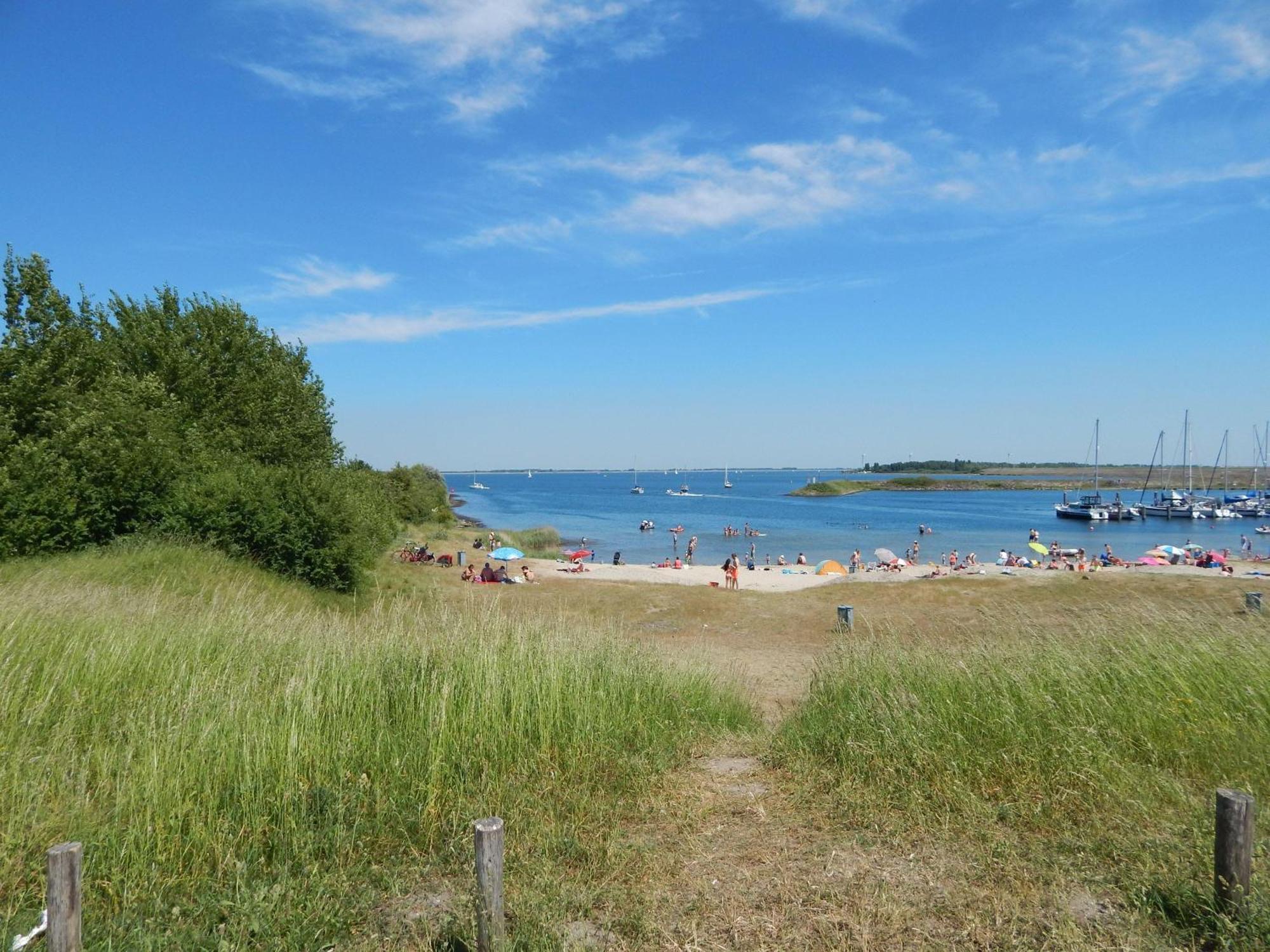 Wunderschoenes-Freistehendes-Ferienhaus-An-Der-See-Sauna-Strand-Yachthafen-Wlan Bruinisse Zewnętrze zdjęcie