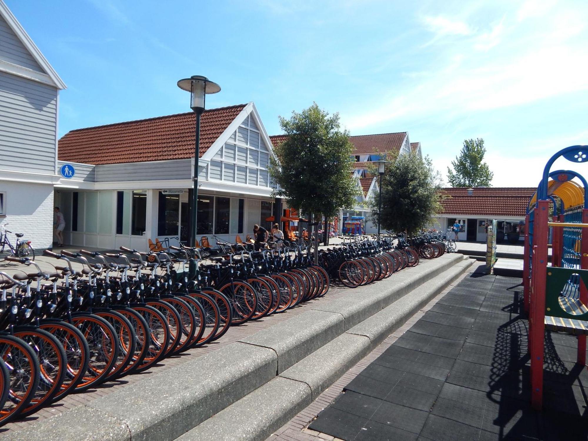 Wunderschoenes-Freistehendes-Ferienhaus-An-Der-See-Sauna-Strand-Yachthafen-Wlan Bruinisse Zewnętrze zdjęcie